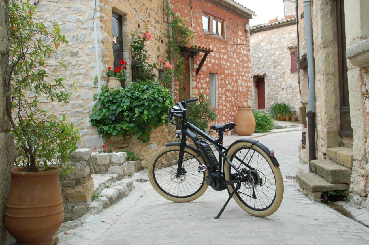 Le Mazet De Tourrettes Acomodação com café da manhã Exterior foto